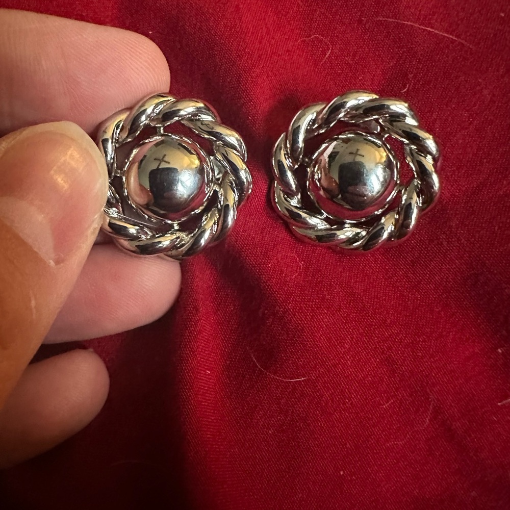 Elegant Pavoi Silver Twisted Rope Earrings